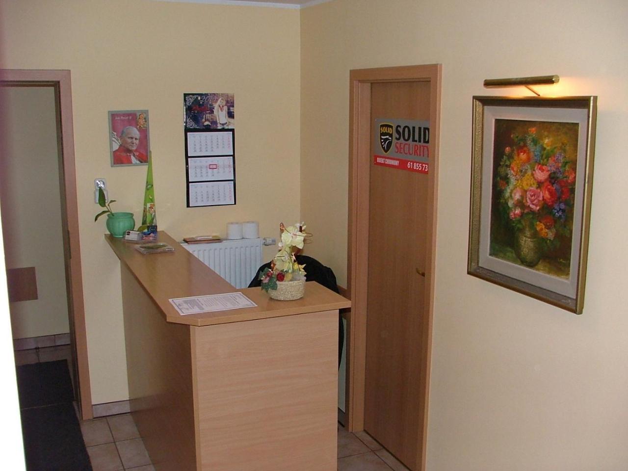 Dom Goscinny Pod Brzozami Poznaň Exteriér fotografie