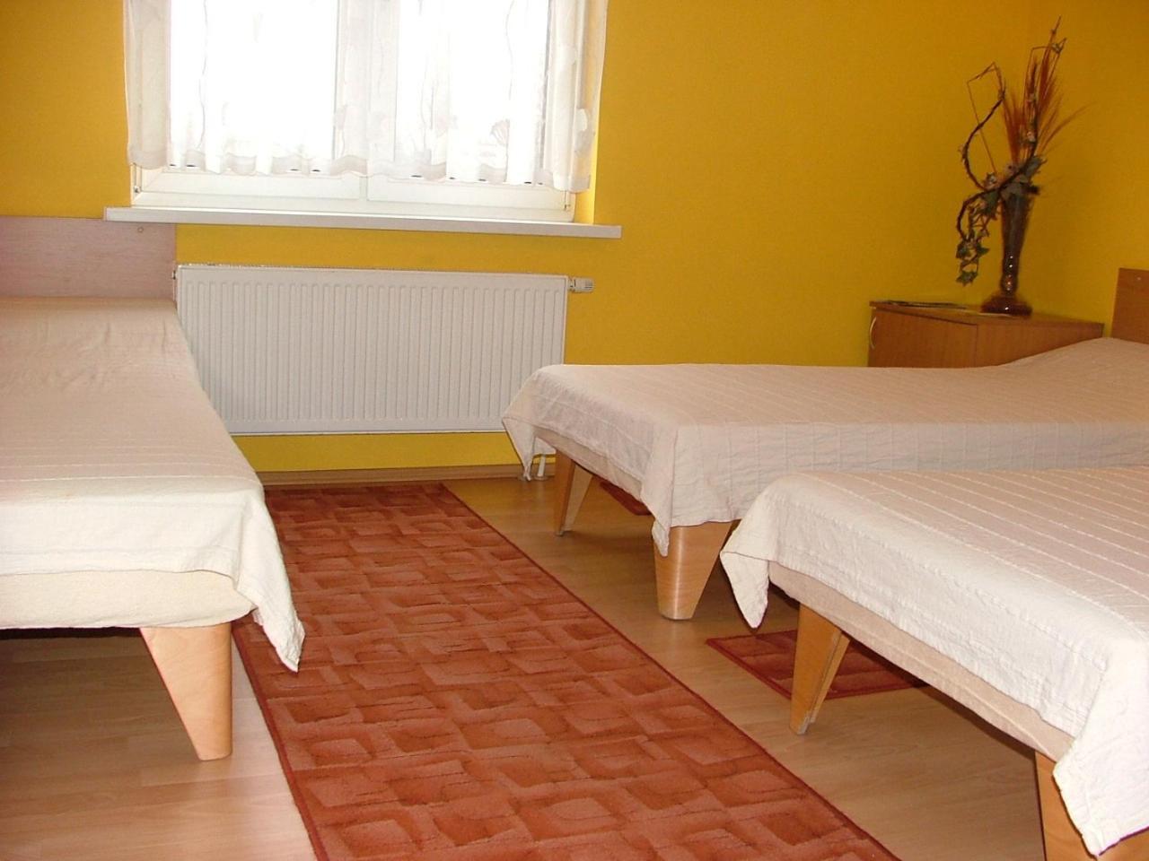 Dom Goscinny Pod Brzozami Poznaň Exteriér fotografie